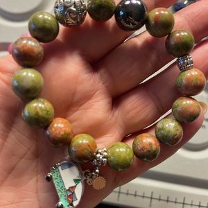 Fun bracelet, natural stone
